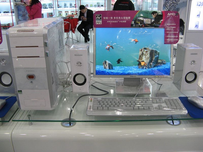 清华同方主机硬盘拆装