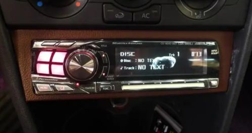 阿尔派与原车主机怎么切换