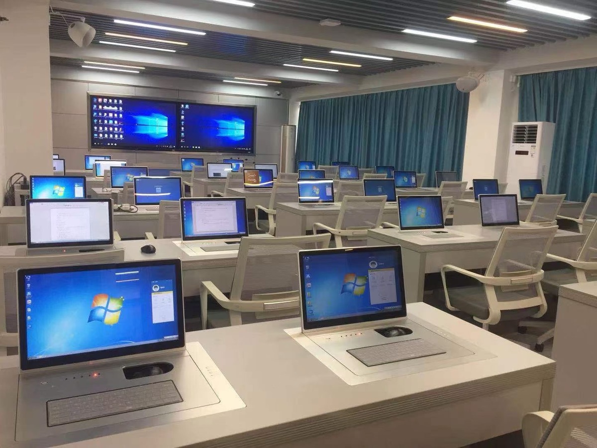 主机关上电脑还是转