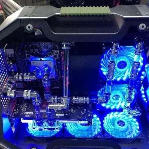 水冷电脑主机的水是什么