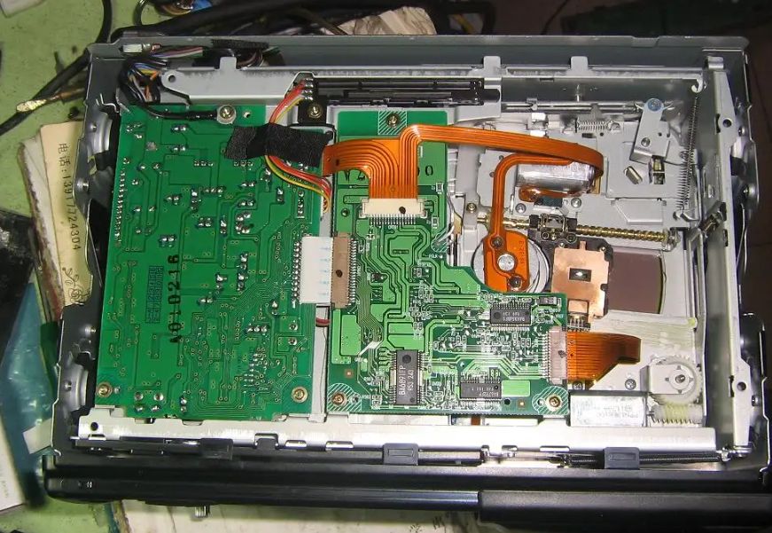 原车音响主机拆机分析