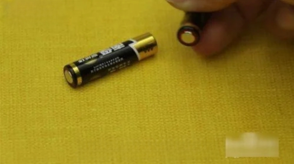 电脑主机电池怎么看正負極