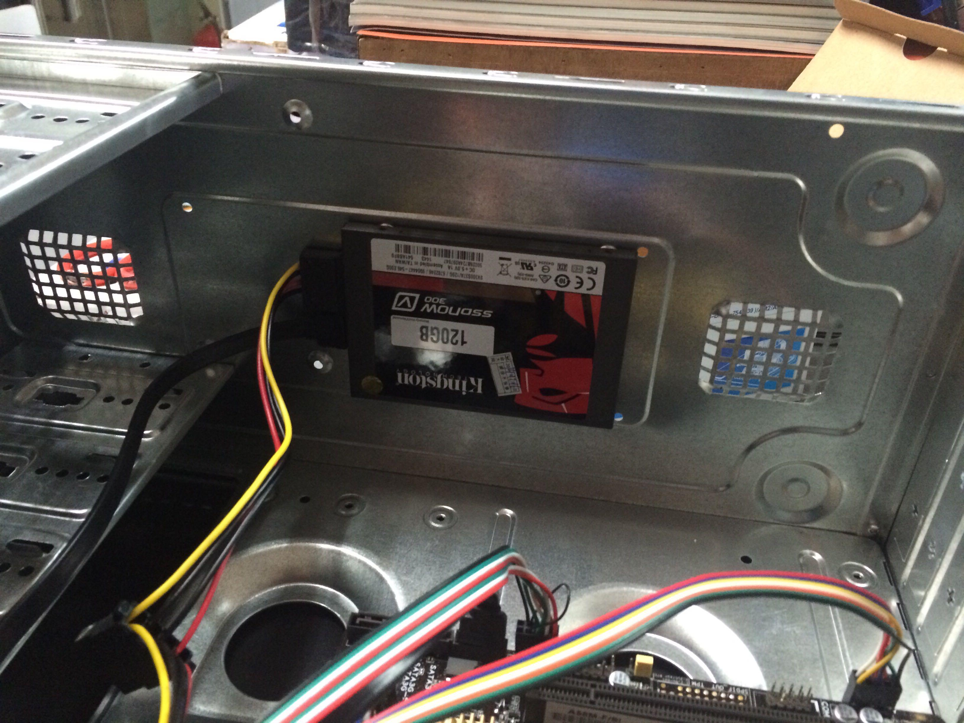 一般什么不放在主机箱内