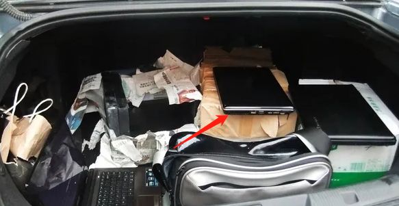 电脑主机夏天放在车里