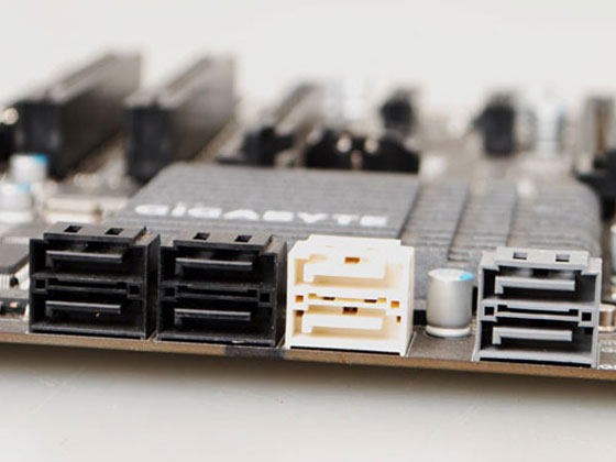 主机电源接口都是通用的吗