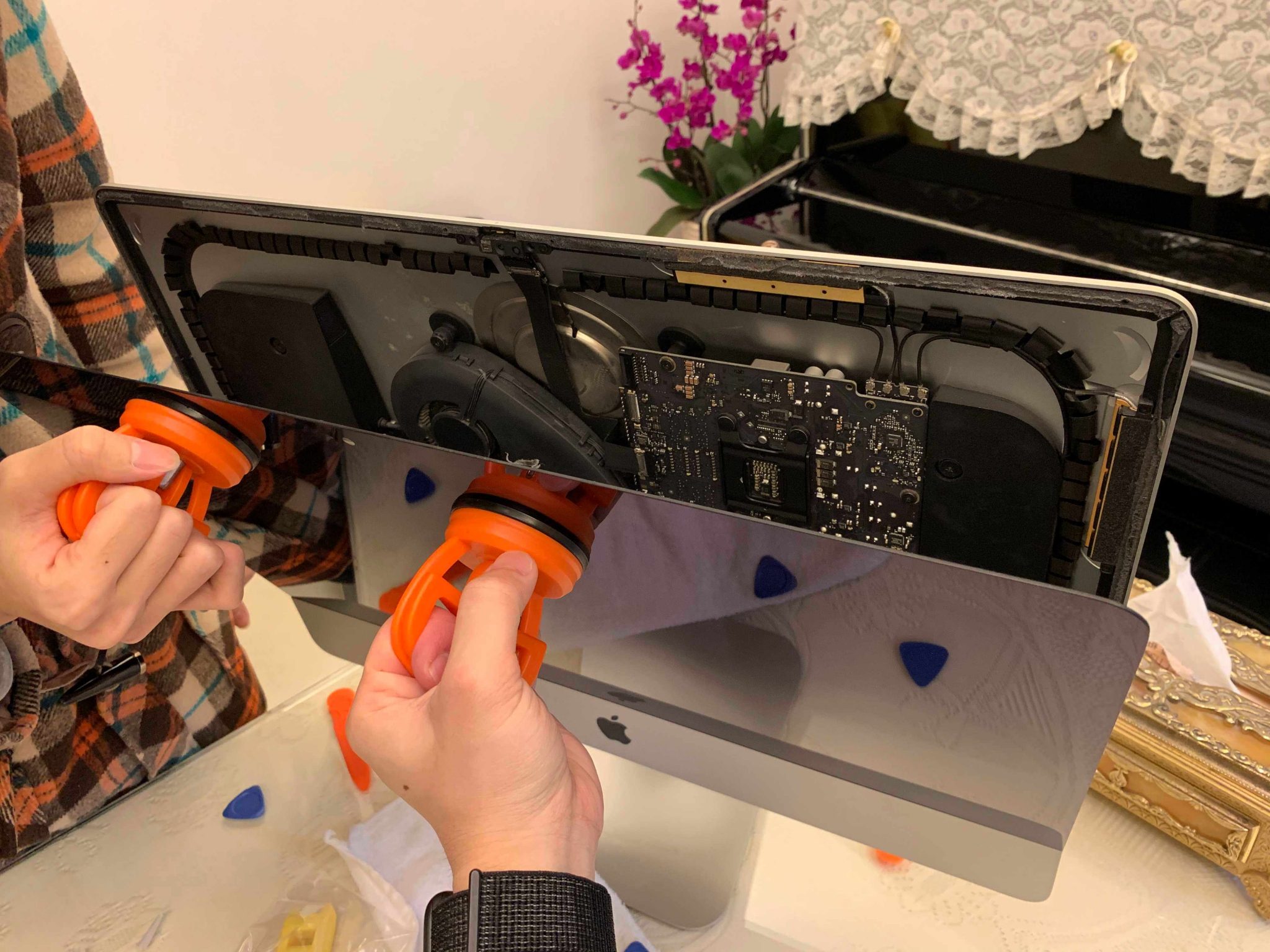 苹果台机电脑主机拆硬盘