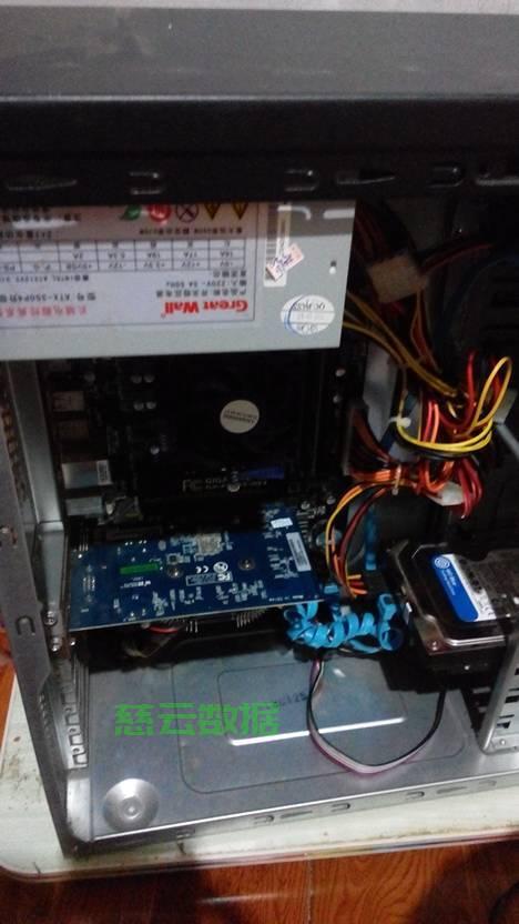 新主机亮显示器不亮显卡吧