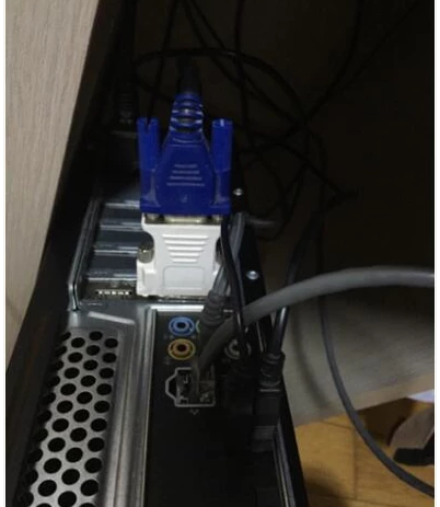 连接主机后显示器不亮的解决方法