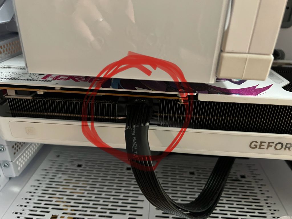 电脑屏幕突然黑了主机风扇狂转