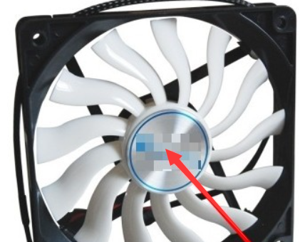 主机机箱安装风扇