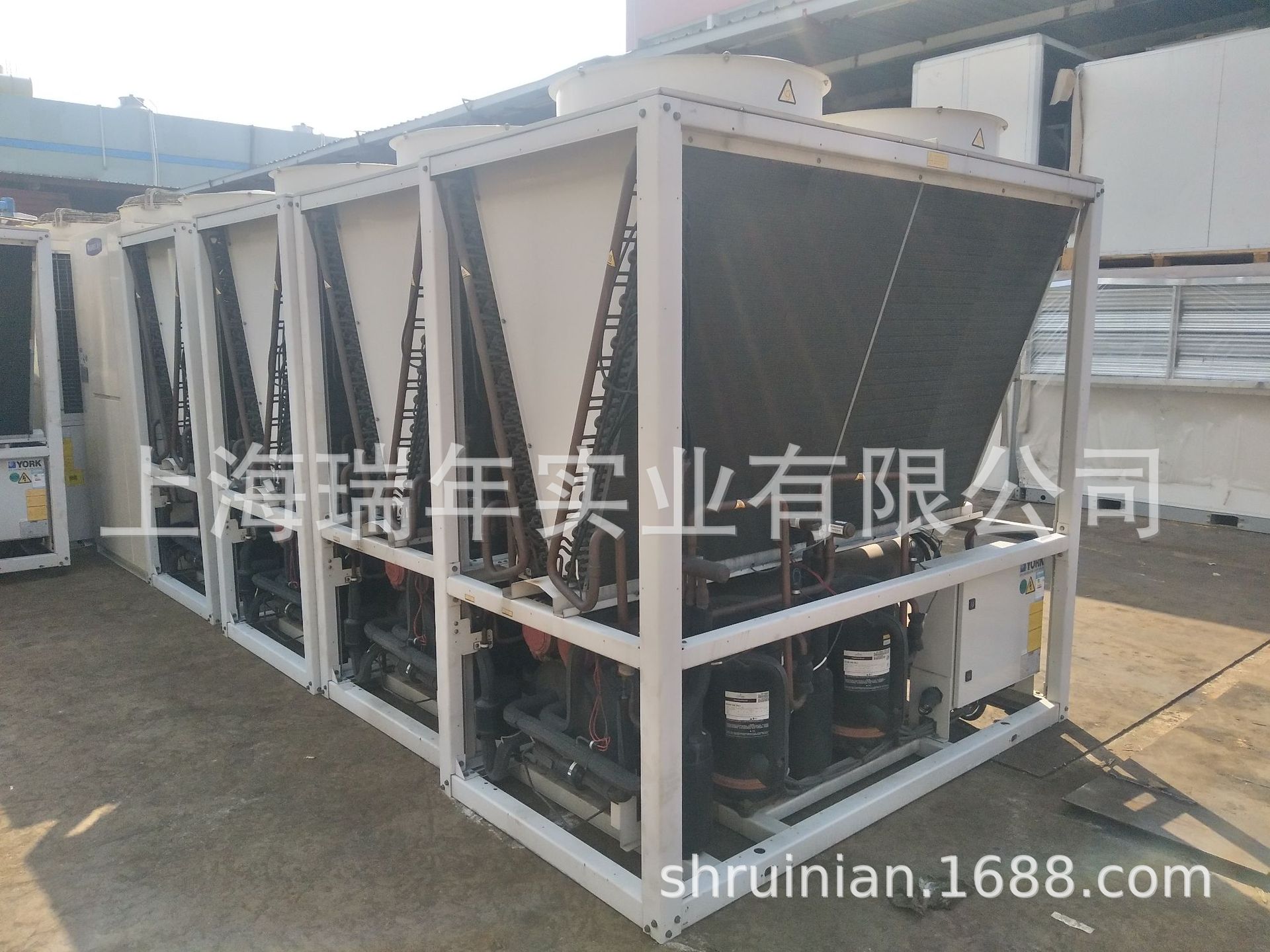 约克风冷模块主机参数
