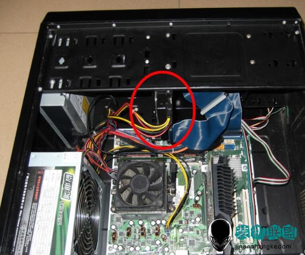 台式主机可以再接一个硬盘吗