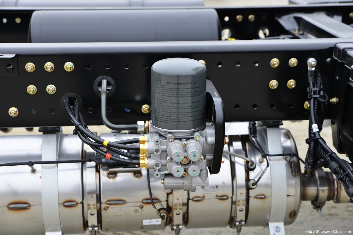 景逸发动机防盗主机装在哪里