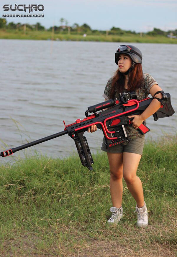 电脑主机对人射