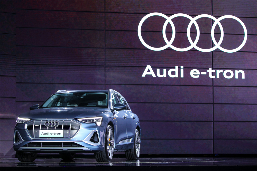 奥迪音响主机拆卸视频教程