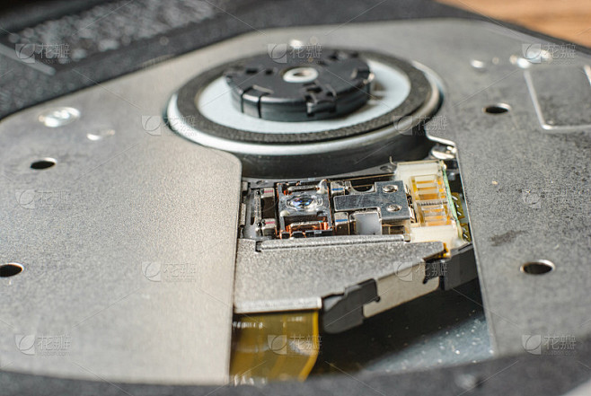 主机光盘驱动器指示灯不亮