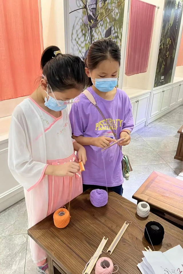 织梦正在解析主机