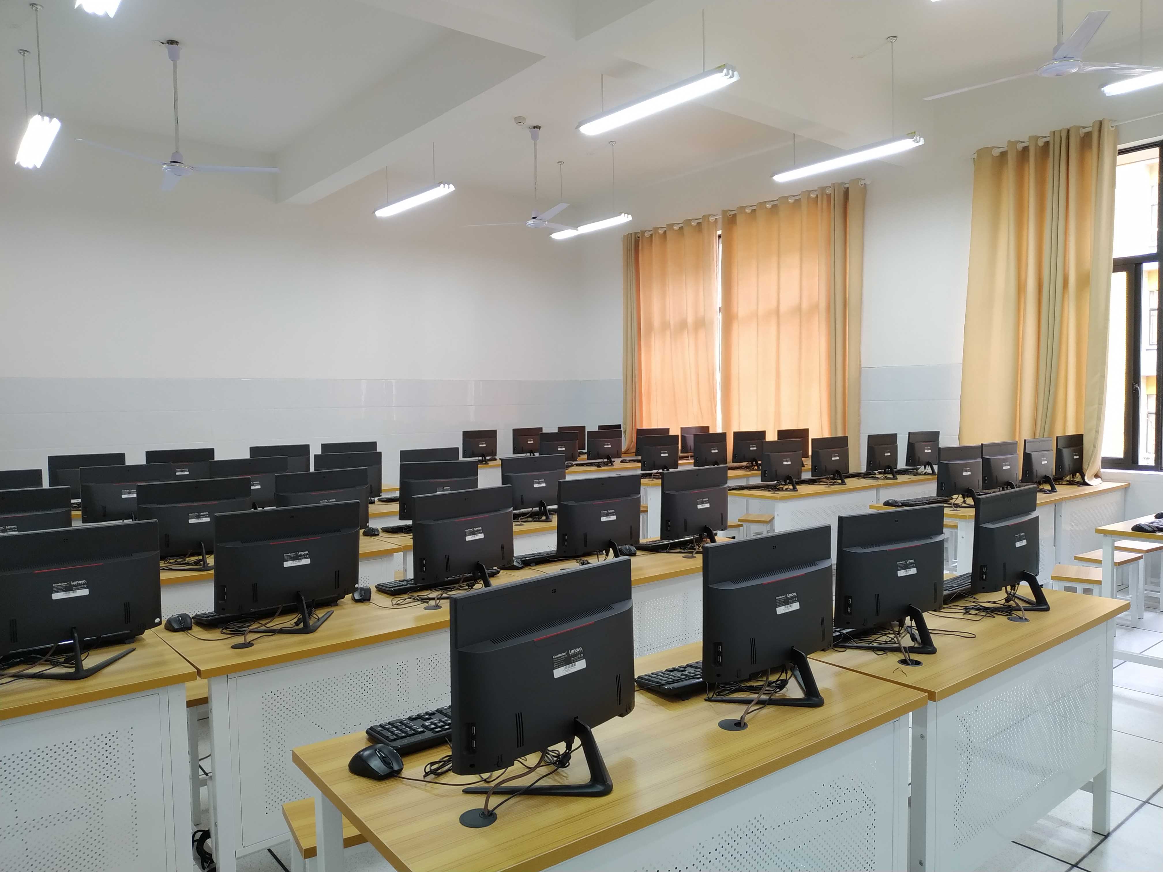 学校微机室限制主机上个别网页
