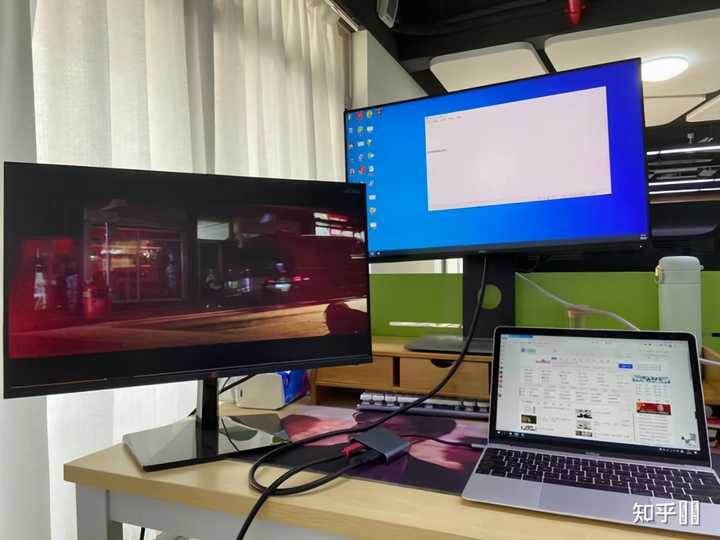 台式主机上下两个接口