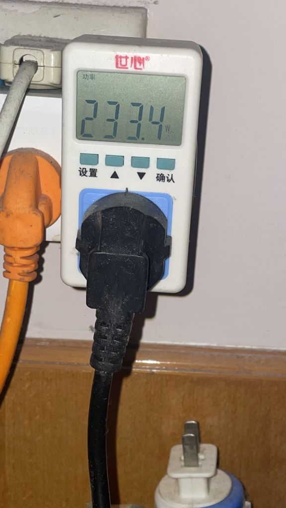 电脑屏幕比主机费电