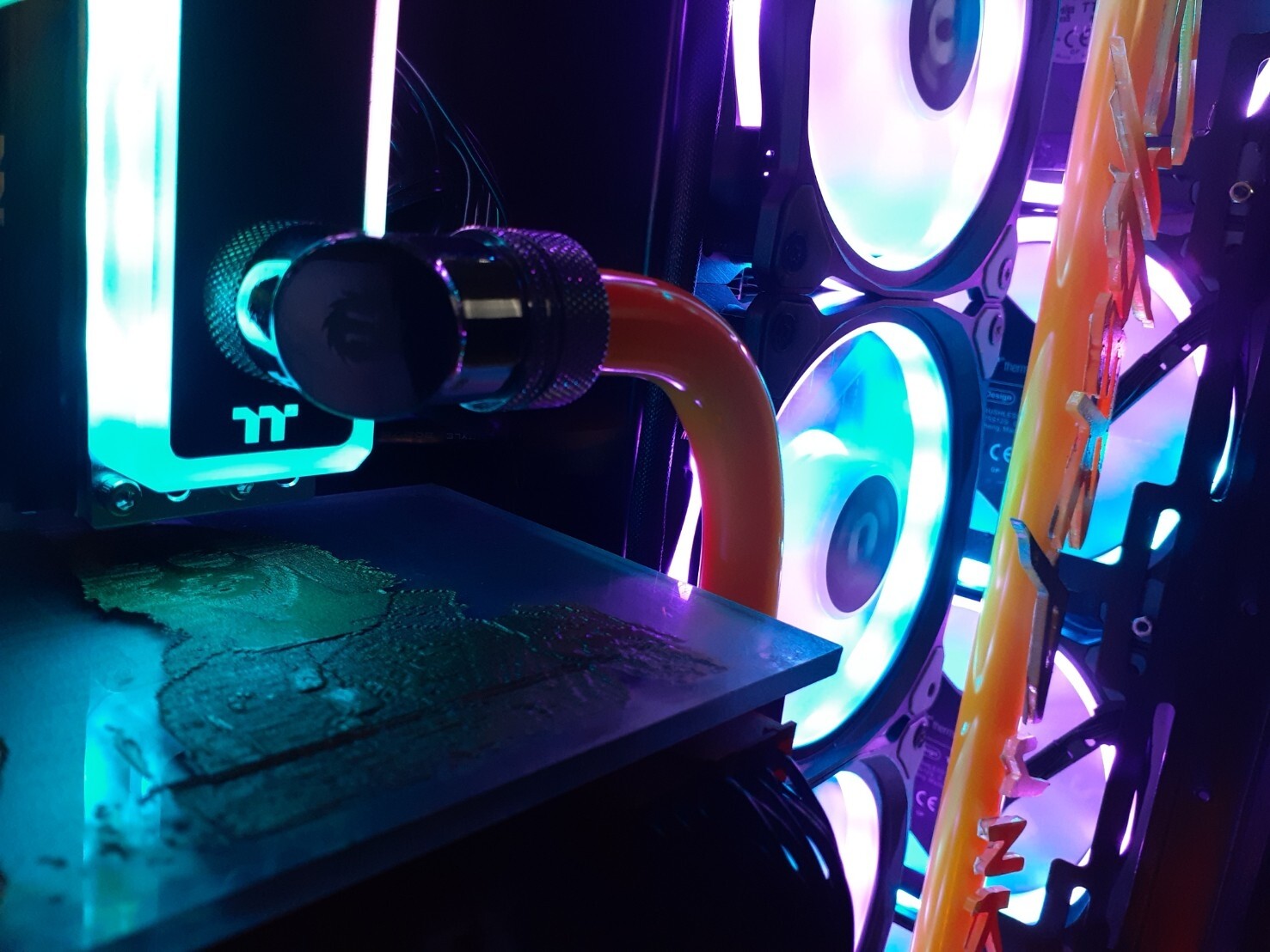 水冷主机需要全开放吗