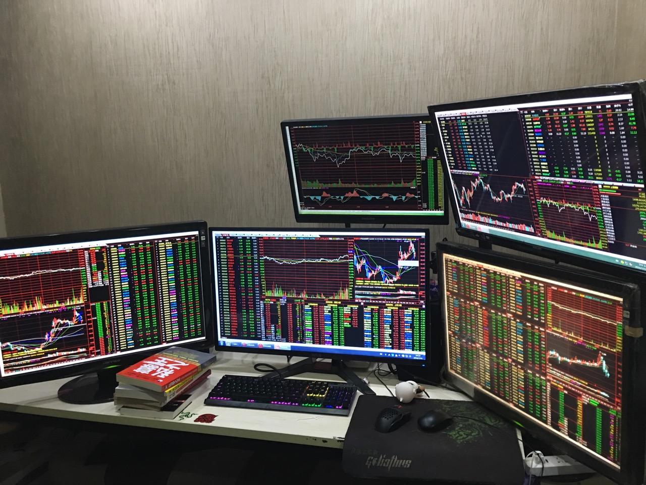 炒股四个屏用几个主机