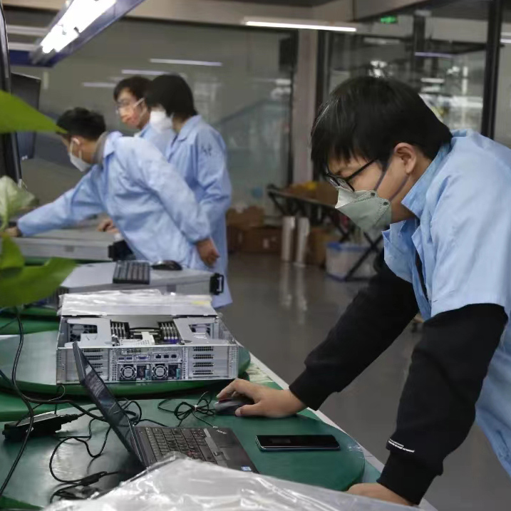 利用服务器做主机商