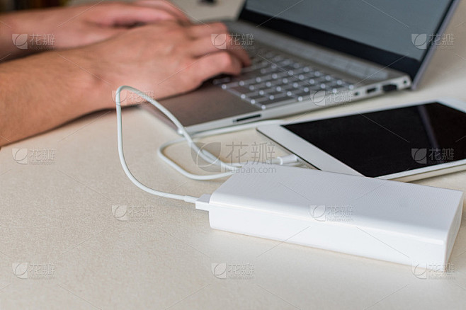 充电宝在电脑主机充电吗