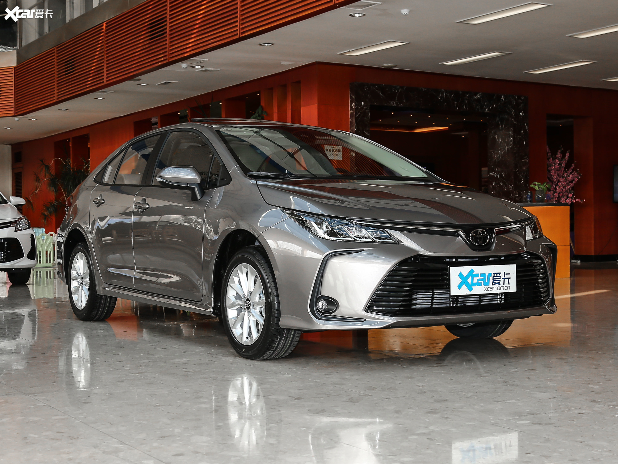 卡罗拉的防盗器主机在哪