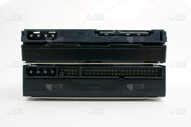 硬盘白蓝白红白黄怎么插电脑主机