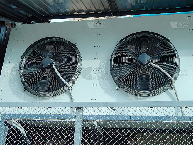 空调外面的主机风扇不转了