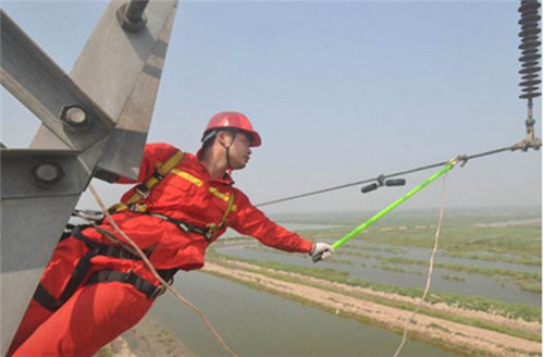 怎么给电脑主机挂接地线