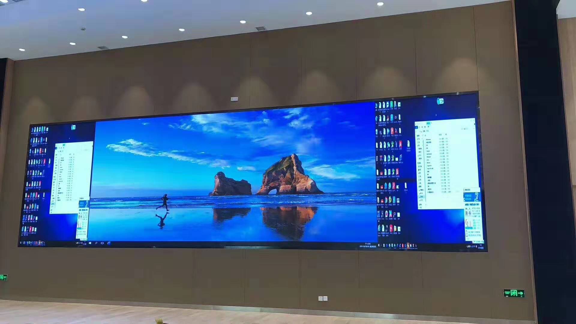 显示器连接到主机的数据线