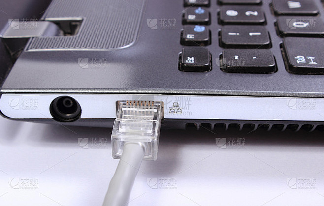 监控主机通过网线连接电脑