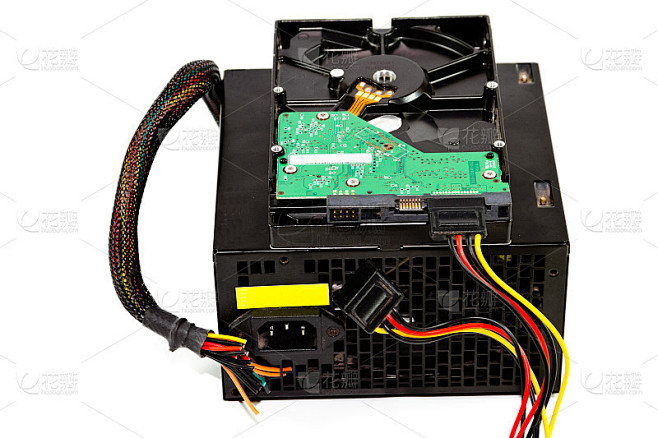 主机电源给硬盘供电