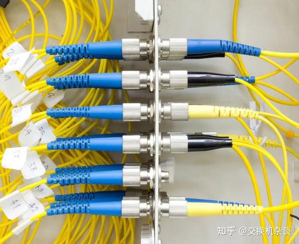 一般主机有没有接光纤音频接口