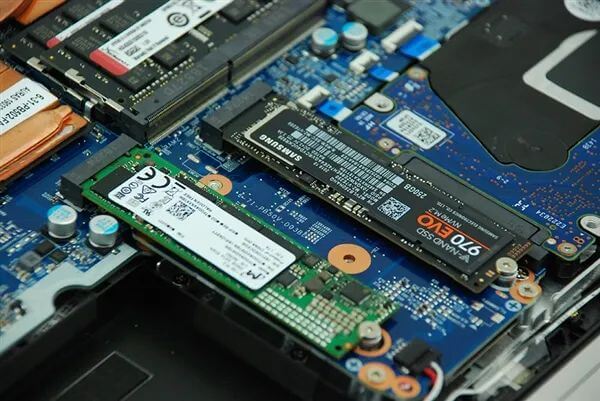 一般电脑主机有几个硬盘