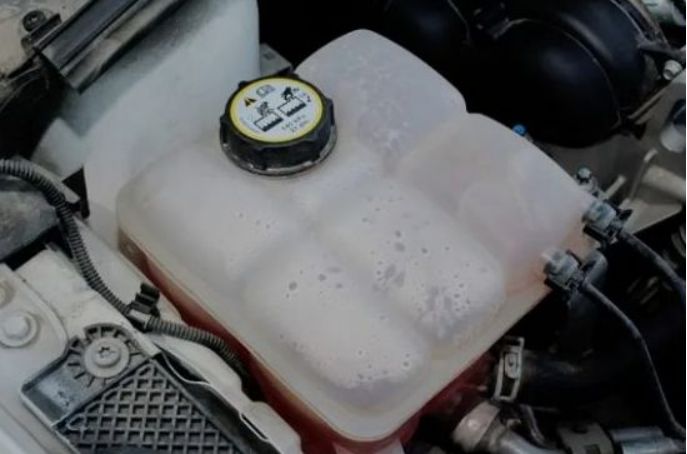 把主机放进冷却液