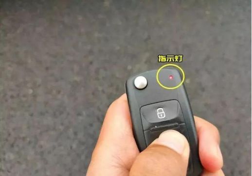 电脑主机电源灯亮但是开不了机