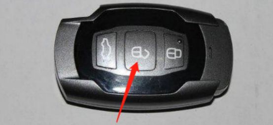 比亚迪车门中控主机坏掉