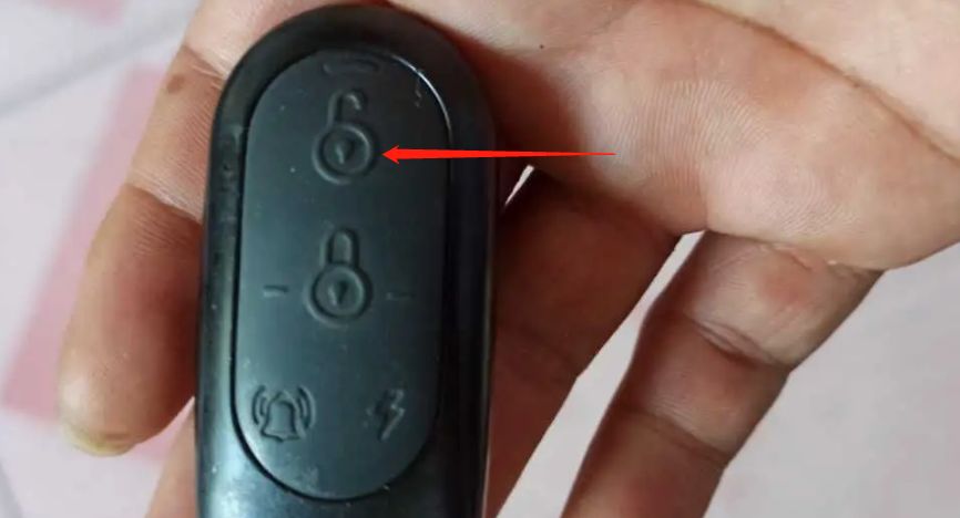 电动车遥控器主机怎么拆掉