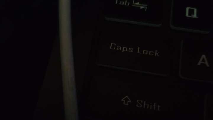 音响打开主机有滋滋