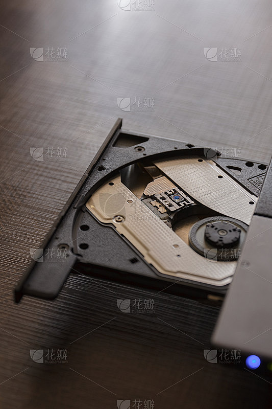 台式主机光盘开不开