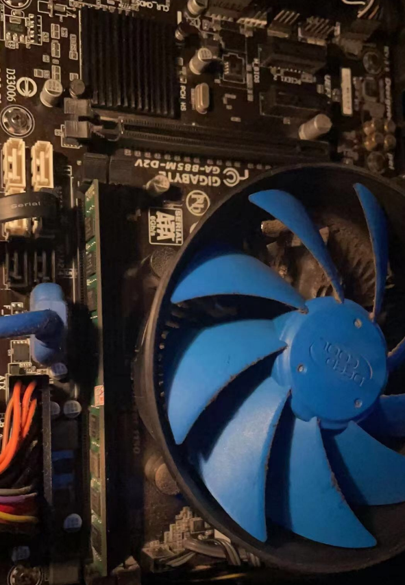 主机风扇开机很大声是怎么回事